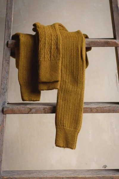 chaussettes pure laine jaunes teintes naturellement uniquement avec des plantes