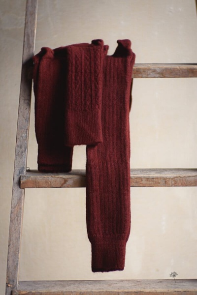 chaussettes pure laine rouges teintes naturellement uniquement avec des plantes