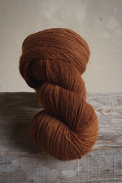 laine à tricoter teinte en orange avec des plantes uniquement