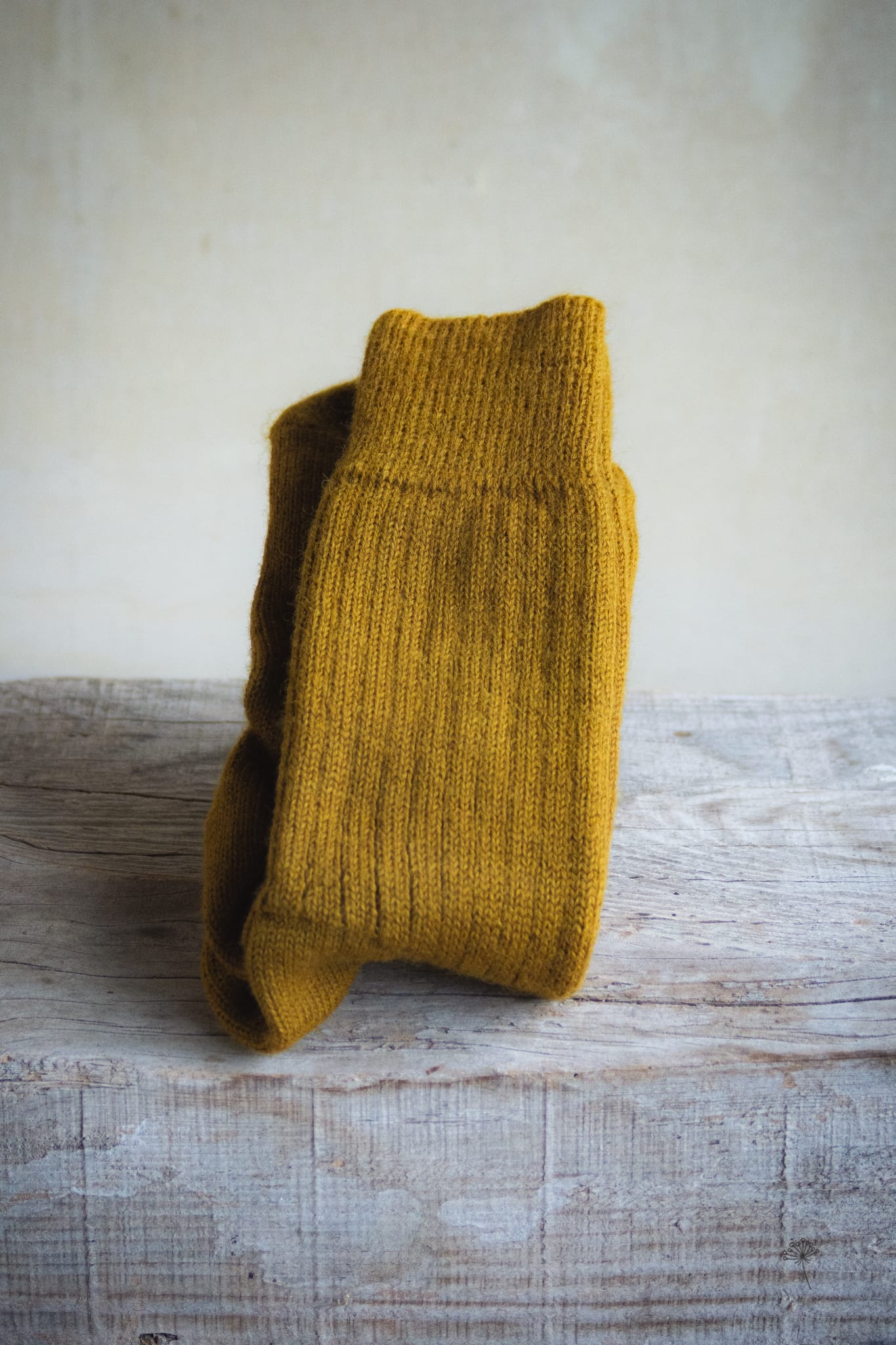 chaussettes côtelées jaune en pure laine française teintes uniquement avec des plantes